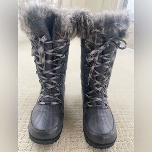 Women’s Snow Boots Size 11